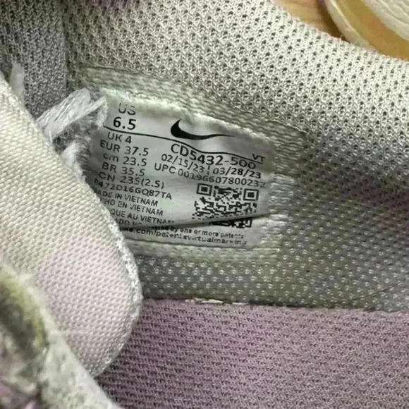 Nike Classic Air Max Women's 6.5 Athletic Running Shoes Low Violet Star Sneakers - Picture 8 of 9